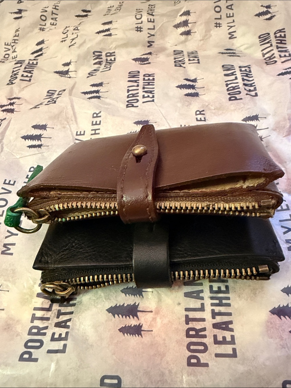 Madewell Compact Bi-Fold Wallets in Brown and Black leather - Picture 3 of 8